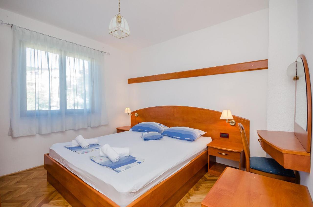 Apartments Zorka Kampor Luaran gambar