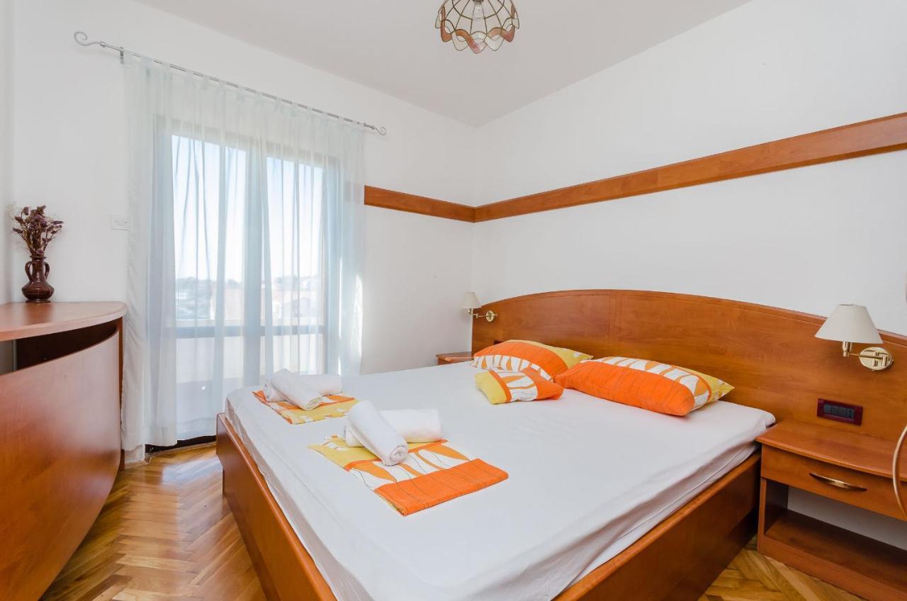 Apartments Zorka Kampor Luaran gambar