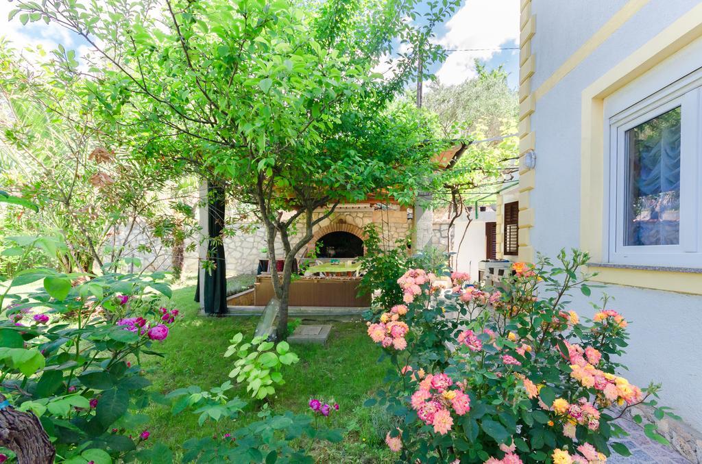 Apartments Zorka Kampor Luaran gambar
