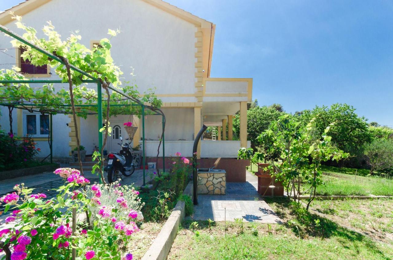 Apartments Zorka Kampor Luaran gambar